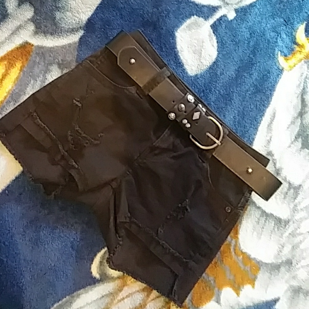 Black ripped shorts with belt